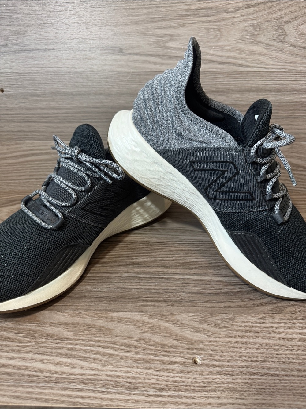 New Balance Fresh Foam Roav- Black and Gray Size 11 - Picture 2 of 8